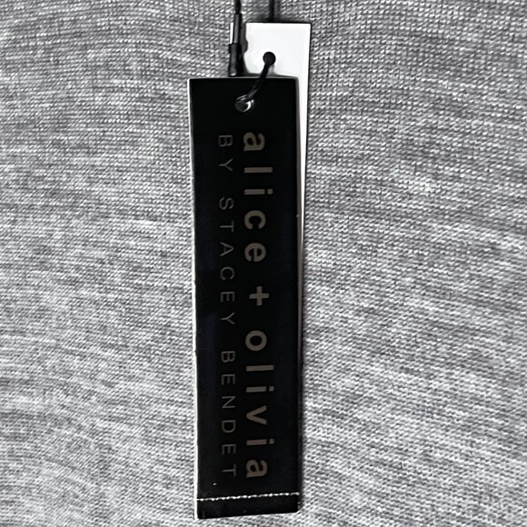 Alice + Olivia | Grey Puff Sleeve Wool Sweater - Picture 6 of 8